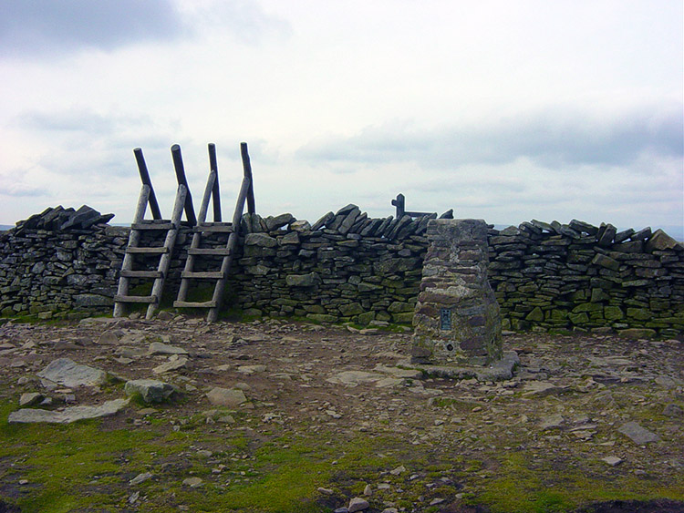 Summit of Pen-y-ghent