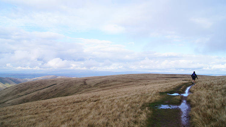 Heading north to Hazelgill Knott