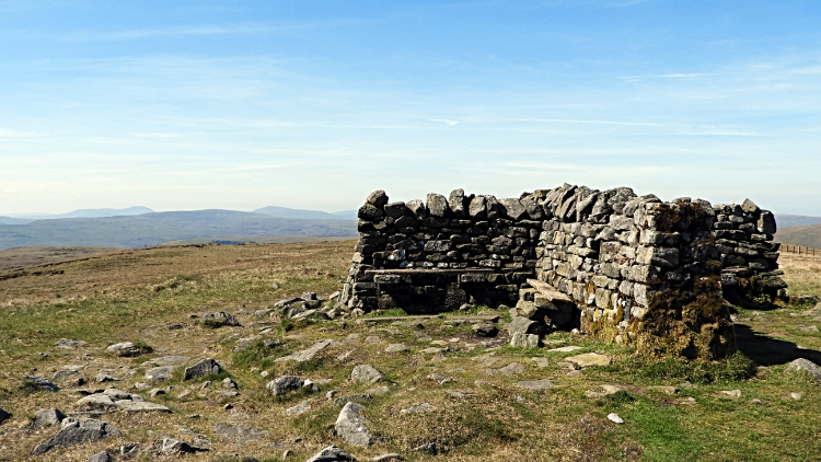 Summit shelter on Great Shunner Fell