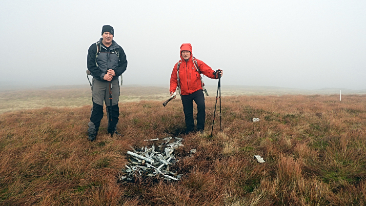 Aircraft wreckage, Buckden Pike