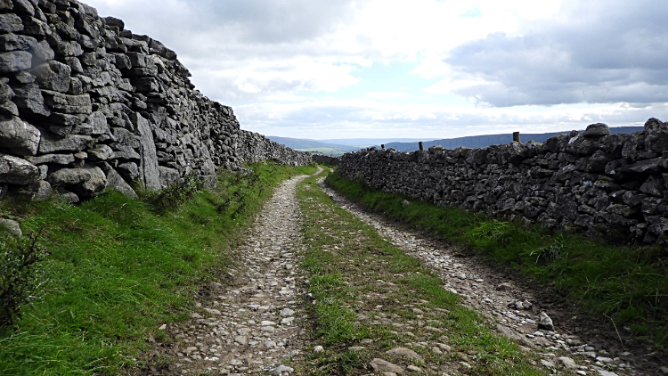 Drystone wall closed track back to Yarnbury