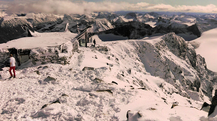 Galdhopiggen Summit tearoom