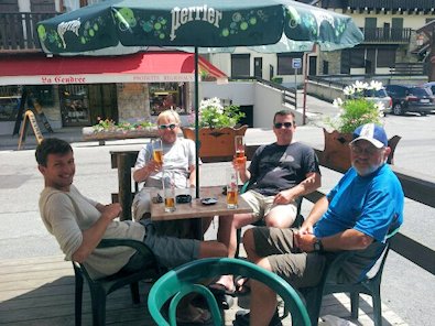 Lewis, Graham, Lee and I enjoy a beer