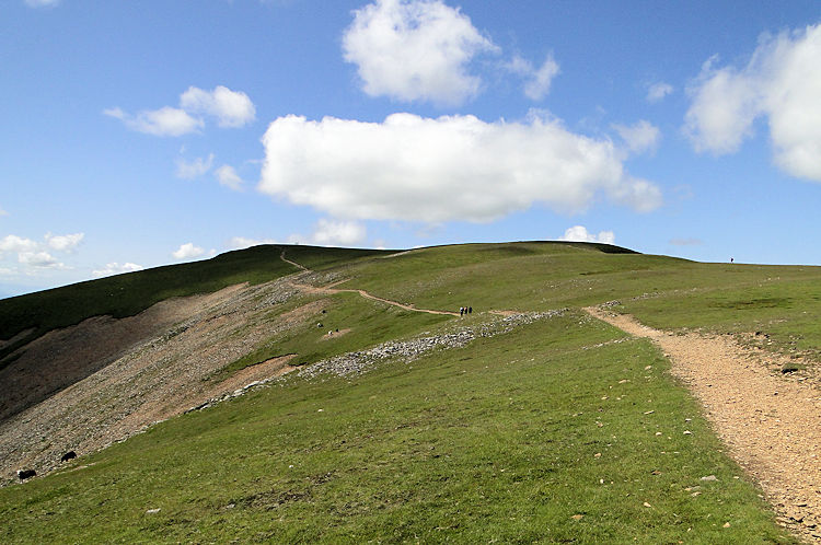 The rolling grassland of Grasmoor