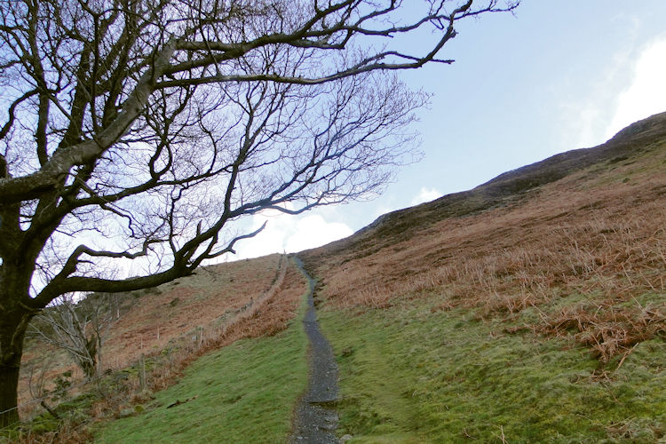 Beginning the climb from Dyke Nook