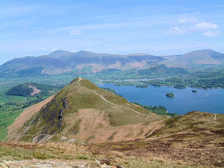 On the saddle of Cat Bells and Maiden Moor