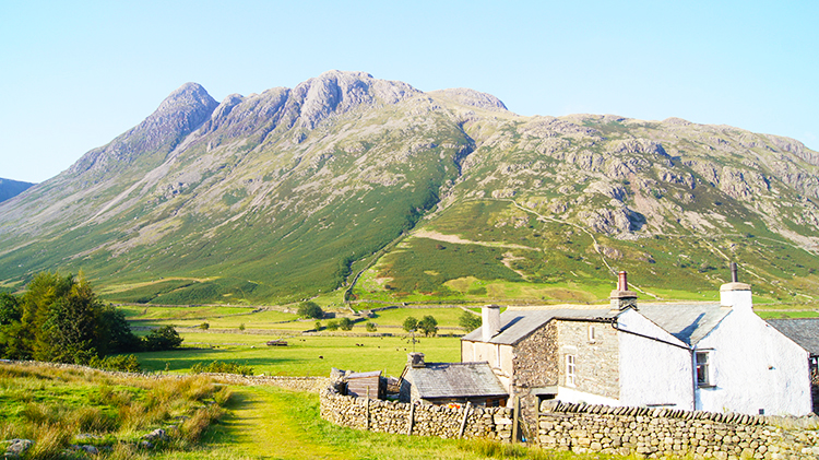 View to Langdale Pikes from Stool End