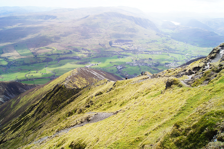 Descending steeply to Hall's Fell