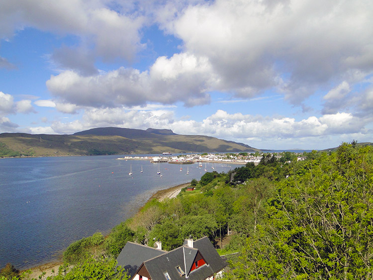 As I leave Ullapool the sun come out