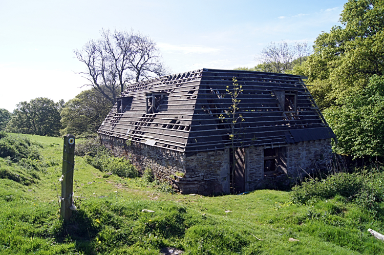 Dutch Barn near Llangattock Lingoed