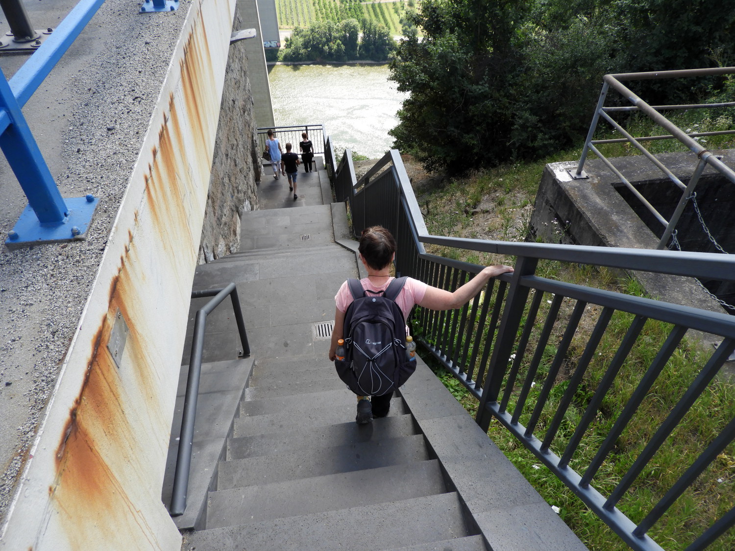 Steps leading under the The Moseltalbrücke