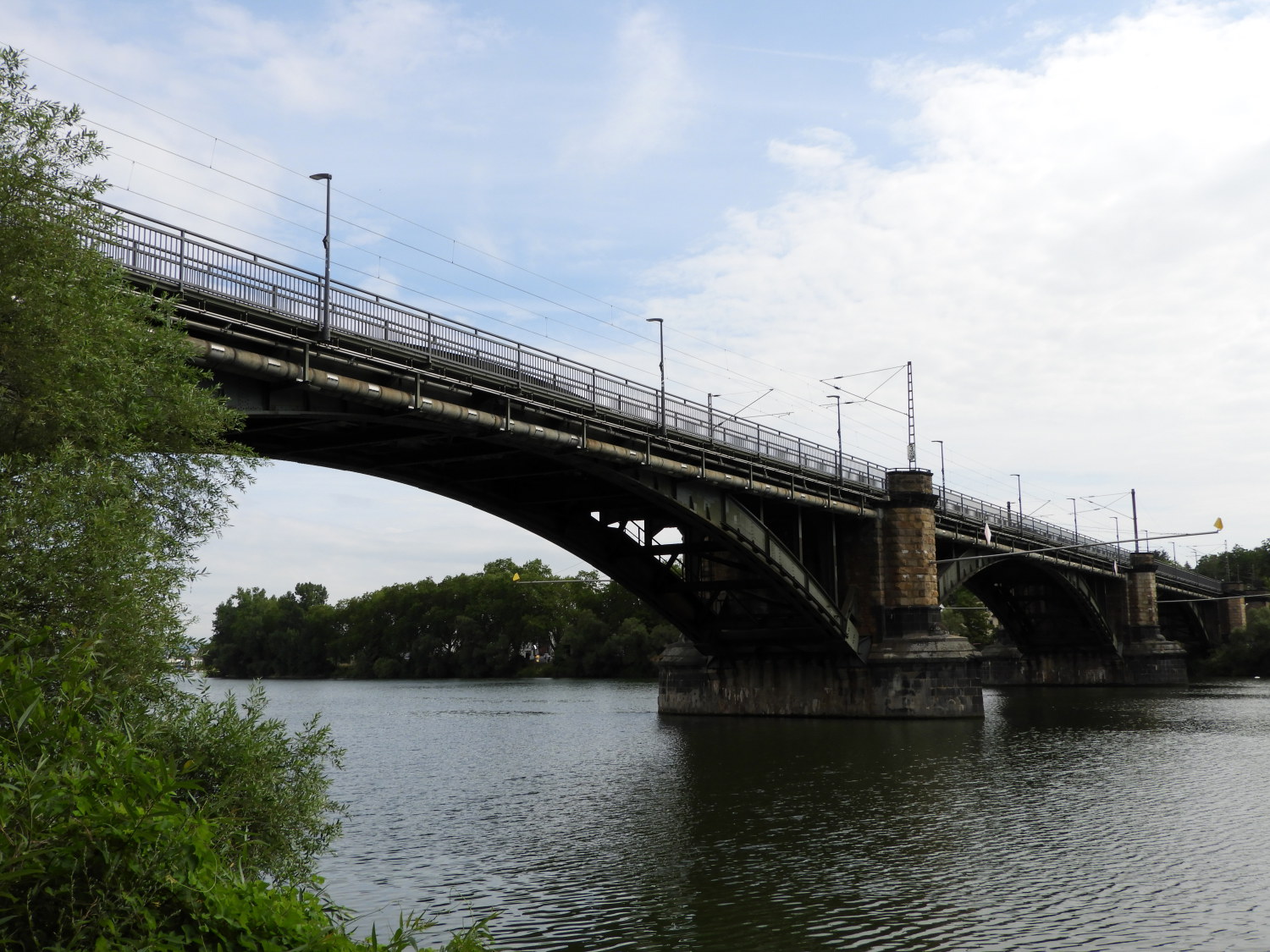 Gülser Eisenbahnbrücke