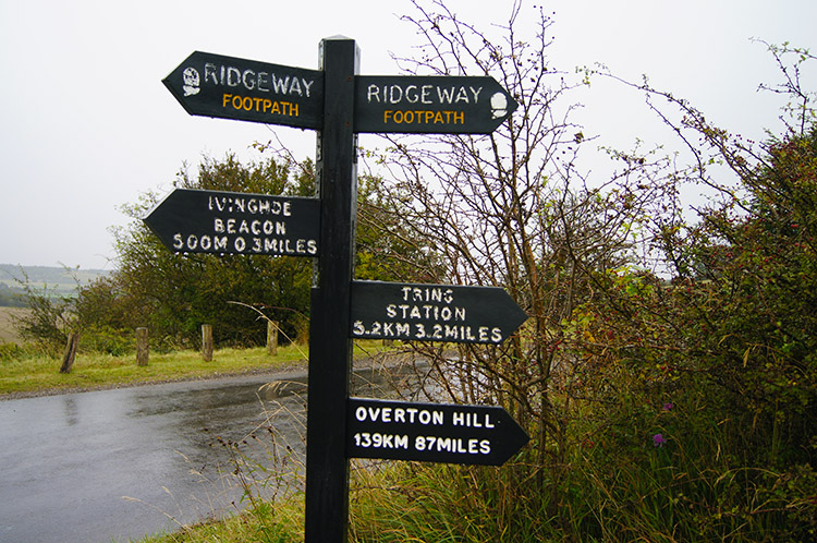 First way post on the Ridgeway below Ivinghoe Beacon