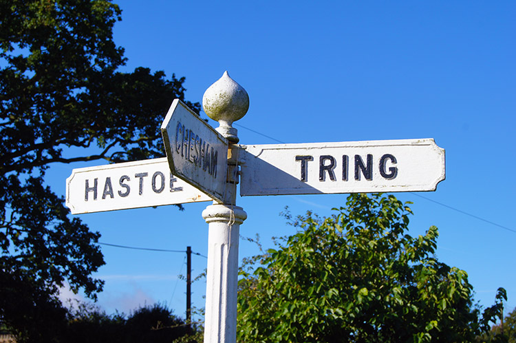 Road sign at the highest point in Hertfordshire