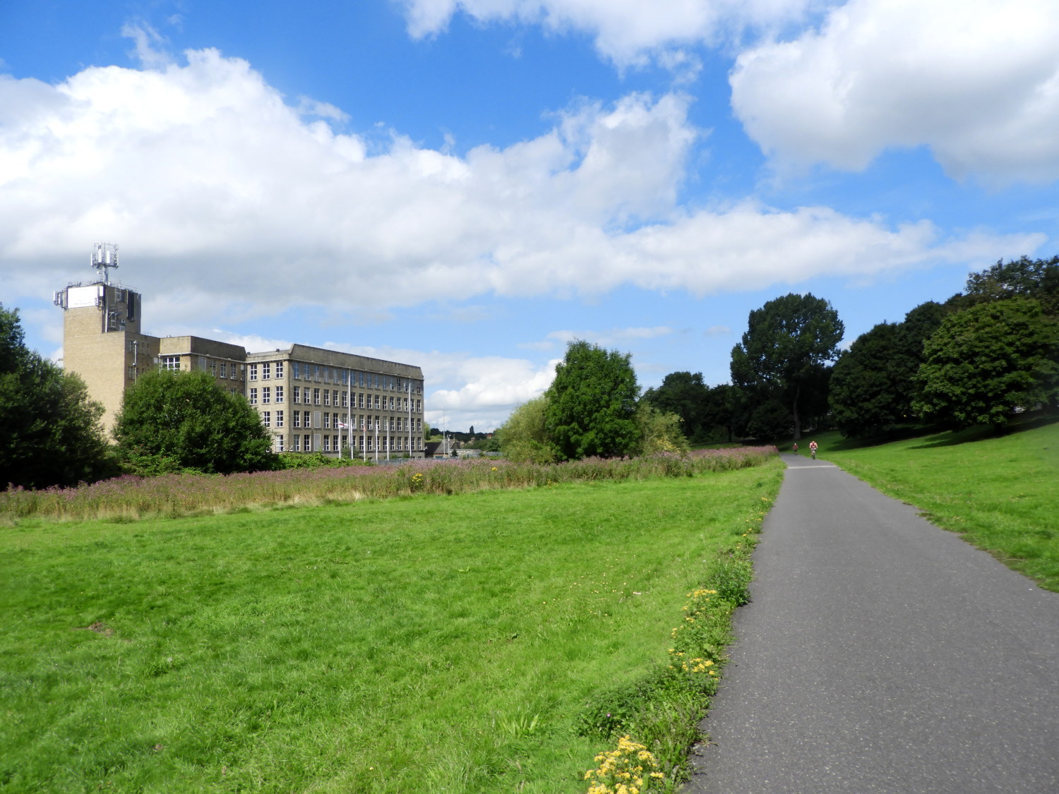 The path following Valley Road and Bradford Beck