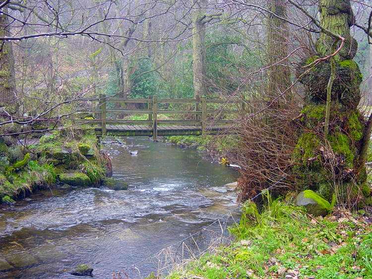 Footbridge across Fell Beck