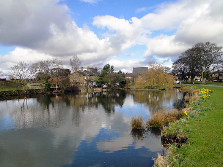 Grewelthorpe village pond