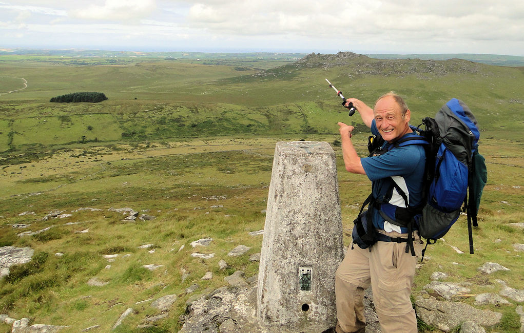 Pointing the way from Brown Willy to Rough Tor