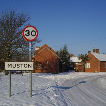 Leaving Muston to the east of the village
