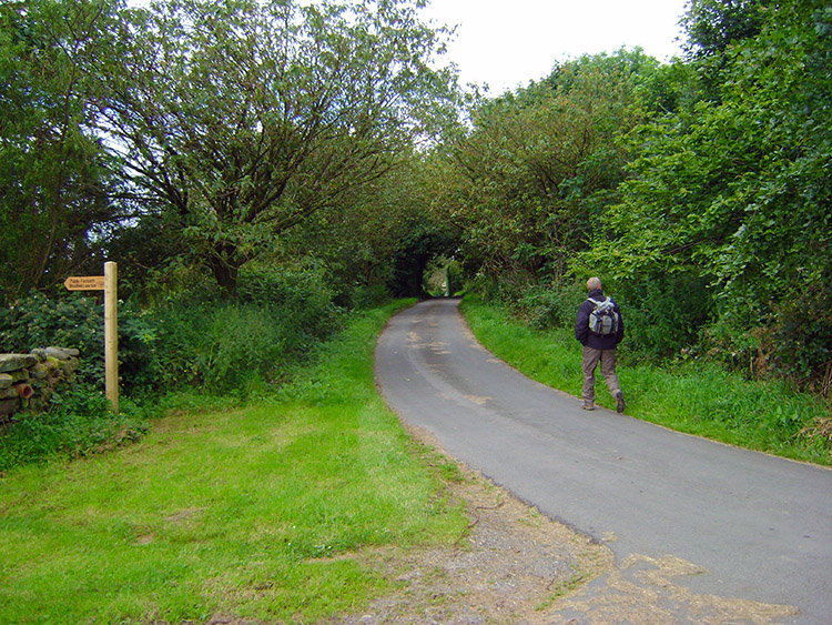 Starting out on the walk from High Skelding