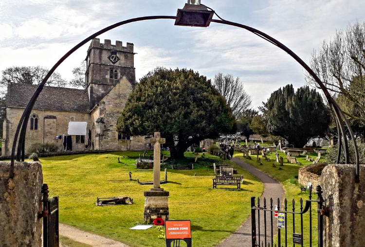 Holy Cross Church, Avening