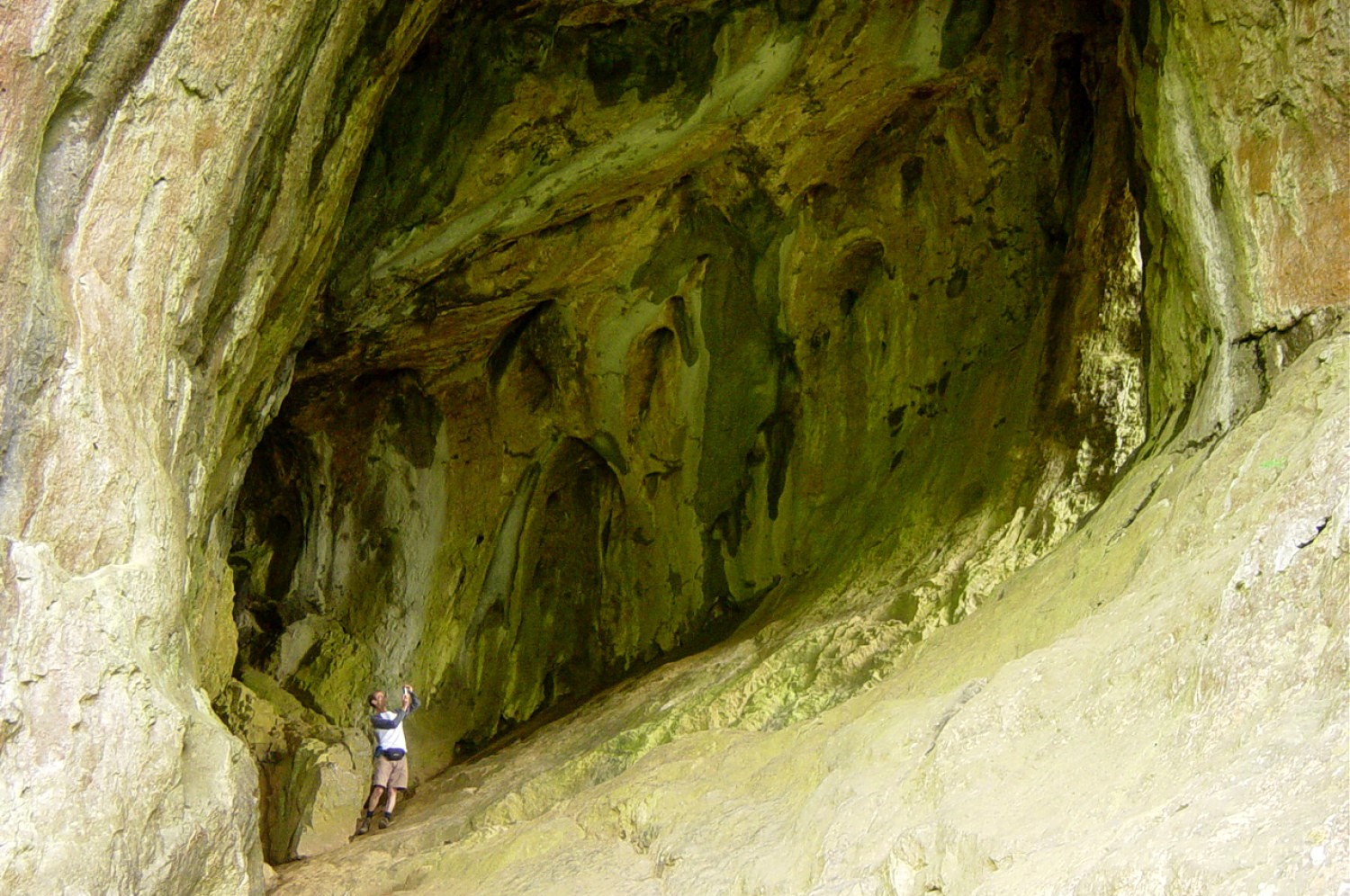 Thor's Cave