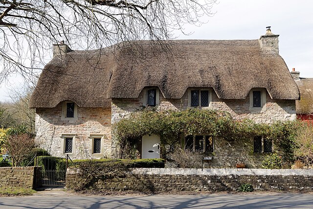 Thatched cottage in Merthyr Mawr