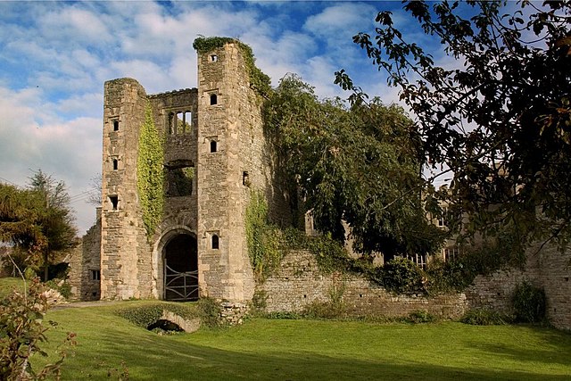 Pen Coed Castle