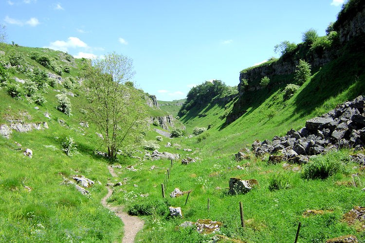 Into Lathkill Dale near disused Ricklow Quarry