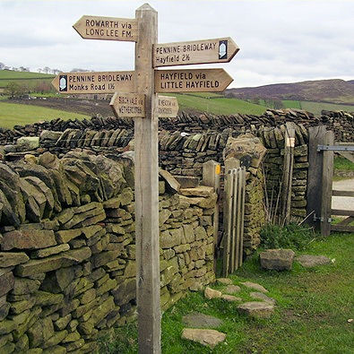 Six paths meet near Blackshaw Farm