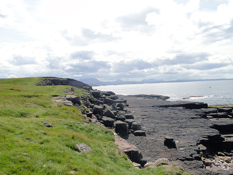 A rock table at Traigh Shourie