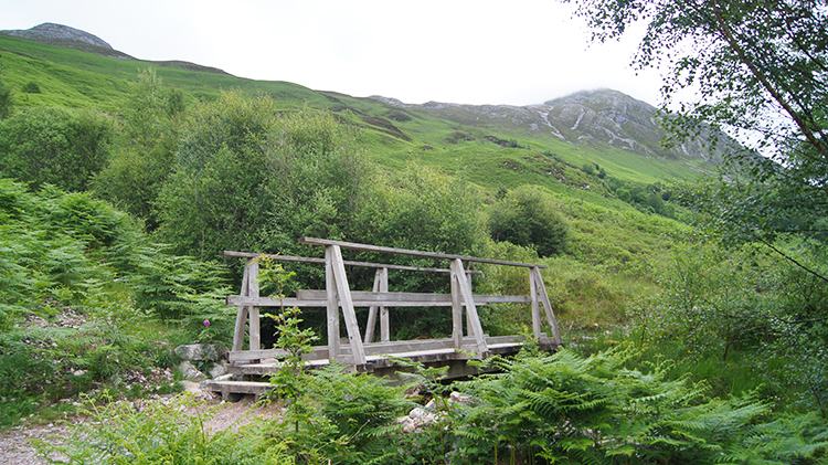 Footbridge over Allt a' Mhuilinn