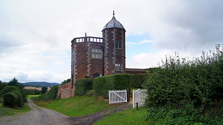 The Summer House, Eyton on Severn