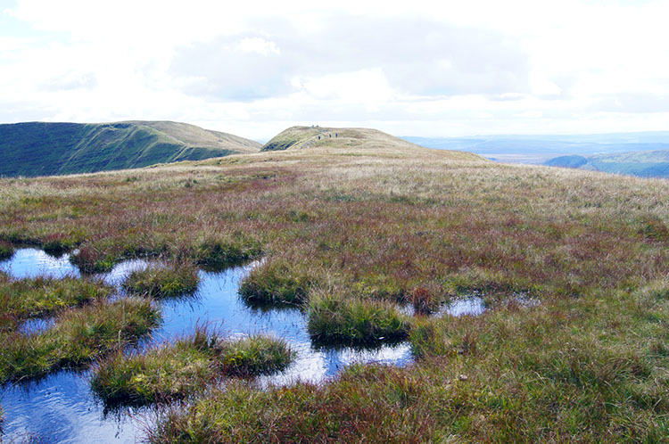 Looking south from Fan y Big along Craig Cwmoergwm