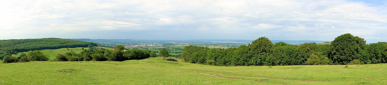 Approaching the panoramic viewpoint on Haresfield Beacon