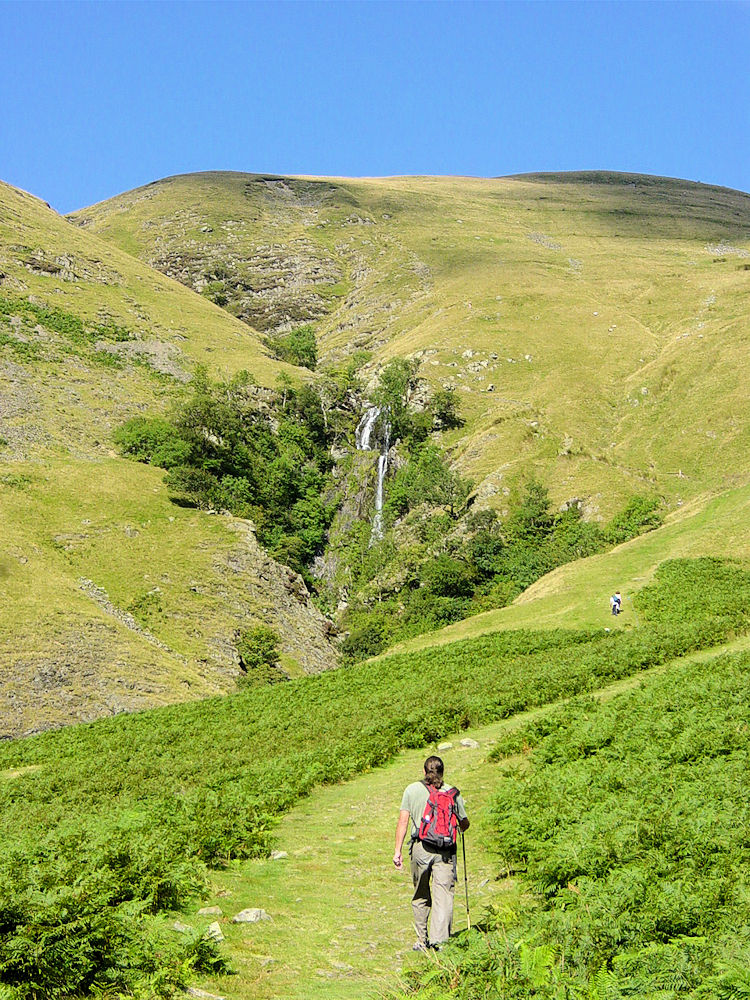 Deke on the approach to Cautley Spout