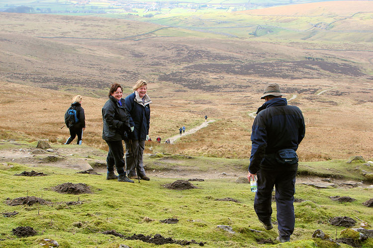 Pennine Way path to Hull Pot