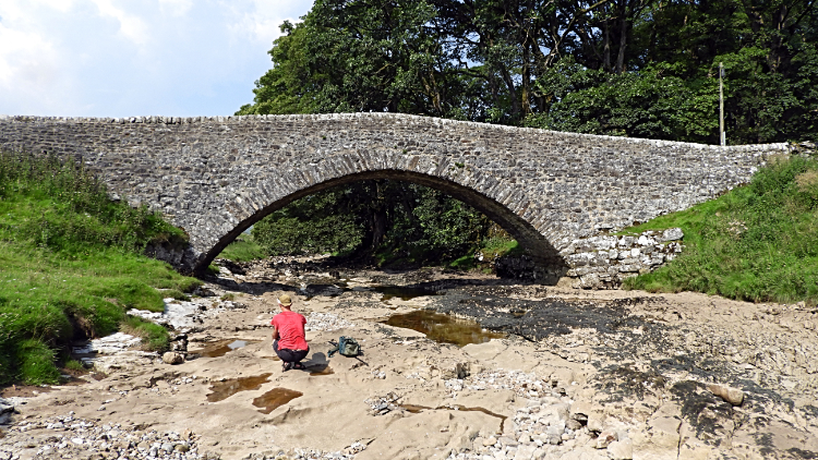 Dry riverbed at Yockenthwaite Bridge