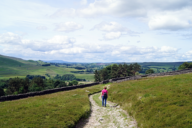 Walking from Hole Bottom to Tinker's Lane