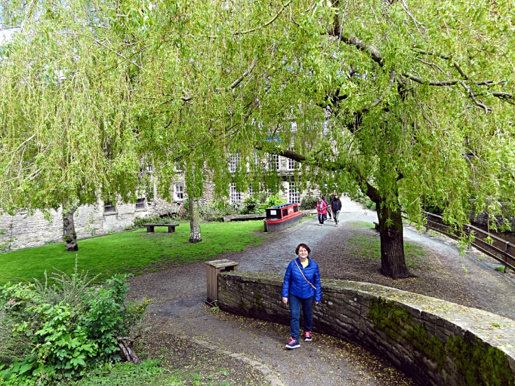 The way from Mill Bridge