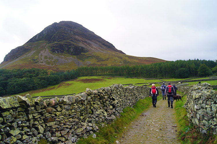 The approach track to Mellbreak from Church Bridge