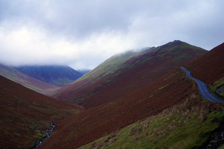 The road to Newlands Hause