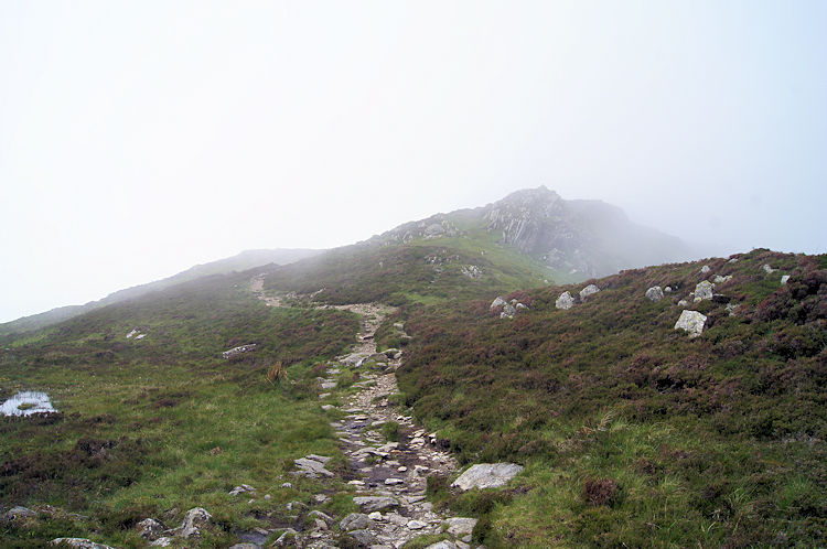 Path from Black Star to the summit