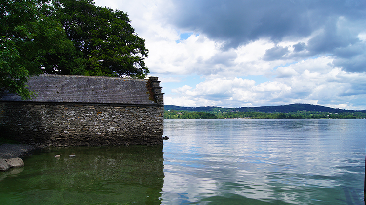 Waterside barn on Windermere