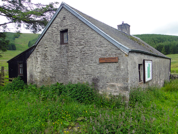 Over Phawhope Bothy