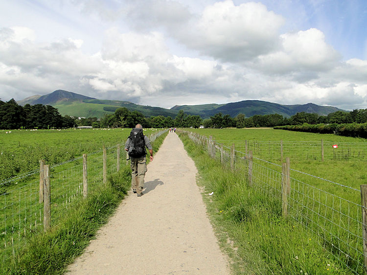 Walking to Portinscale