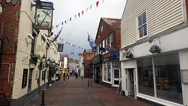 Cowes Town Center