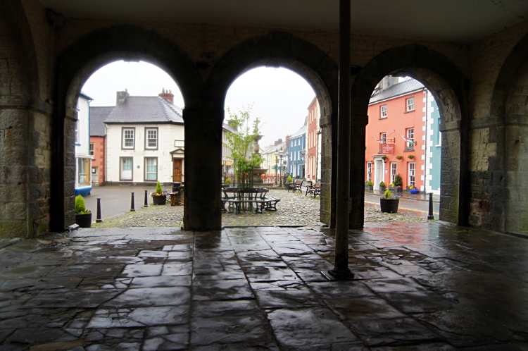 Taking shelter in Market Square