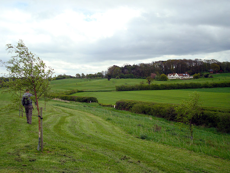 Across the golf course to Market Bosworth