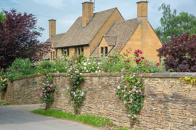 A house of Cotswold stone in Stanton